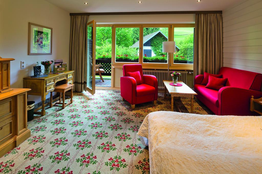 Romantik Hotel Spielweg Obermünstertal Chambre photo